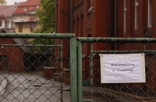 Dostęp do niektórych gimnazjów był dziś bardzo ograniczony, jak na przykład do