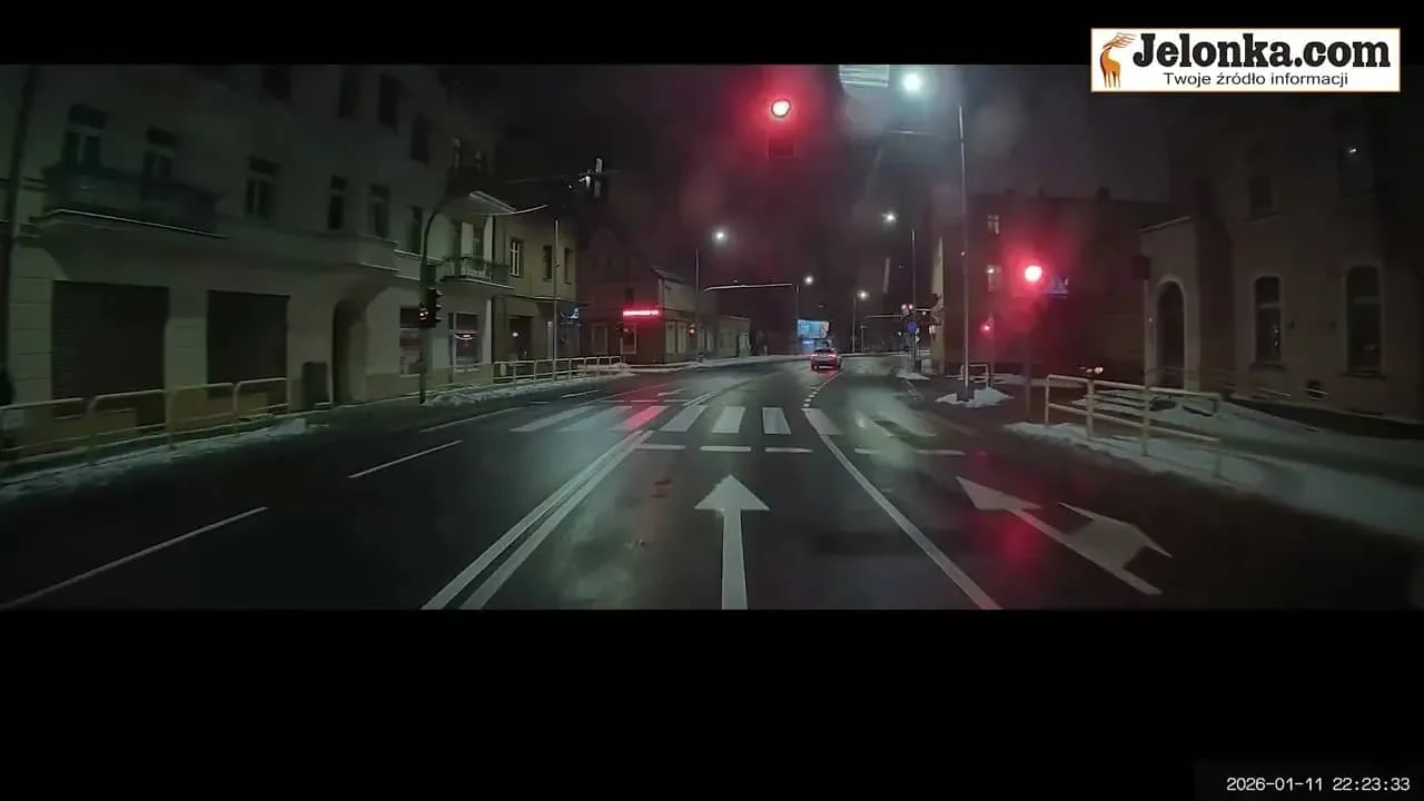 Czy można przejeżdżać przez skrzyżowanie na pomarańczowym świetle?