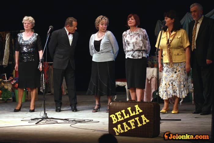 Stragany pełne śmiechu, czyli „Bella Mafia”