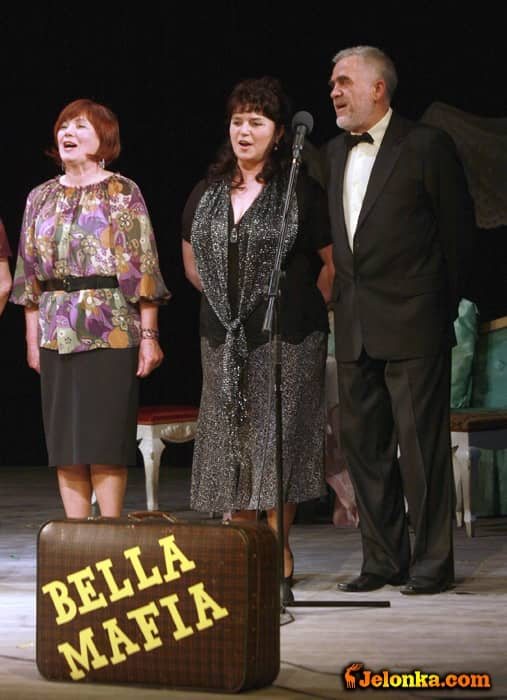 Stragany pełne śmiechu, czyli „Bella Mafia”