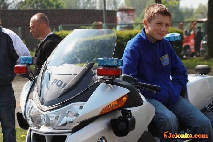 Przez wiedzę do bezpieczeństwa