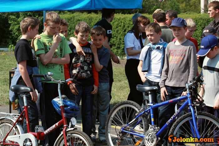 Przez wiedzę do bezpieczeństwa