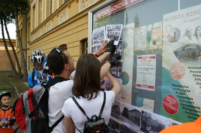 Ruszyli tramwajowym szlakiem – video