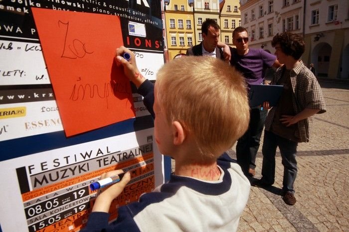 Kochają Polskę za papieża, kaczory, alkohol