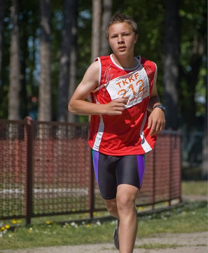 Biegacze na starcie XXI Crossu Cieplickiego