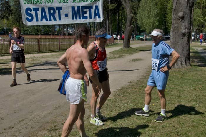 Biegacze na starcie XXI Crossu Cieplickiego