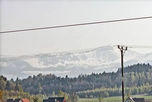Krajobraz Karkonoszy widziany z osiedla Czarne.