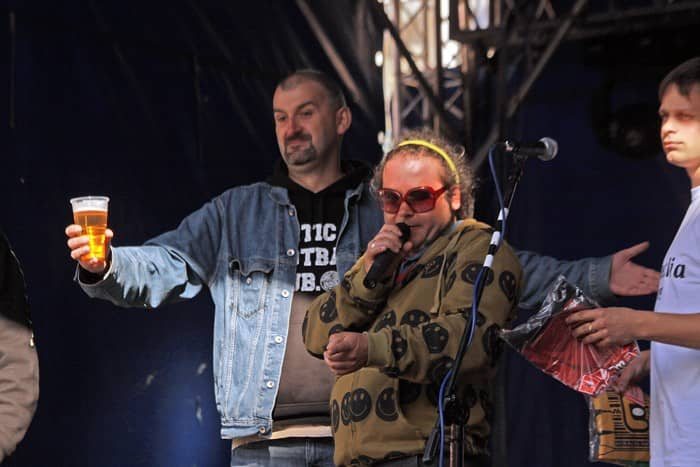 Studencka zabawa rozkręca się – video