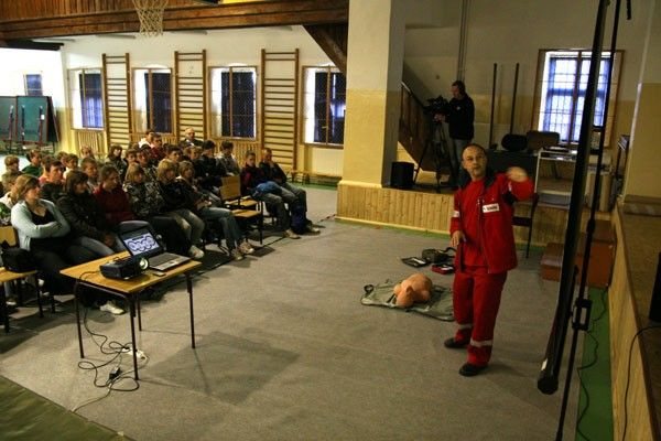 Młodzi nauczą się pomagać
