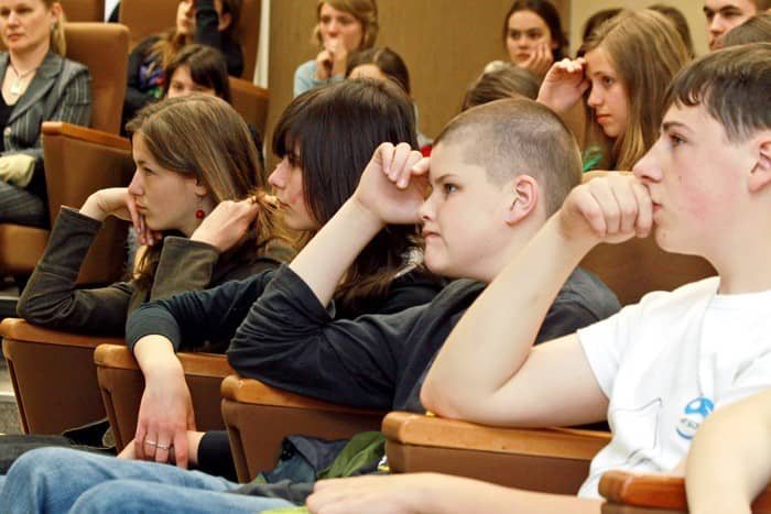 Znajduje skarby w samotności