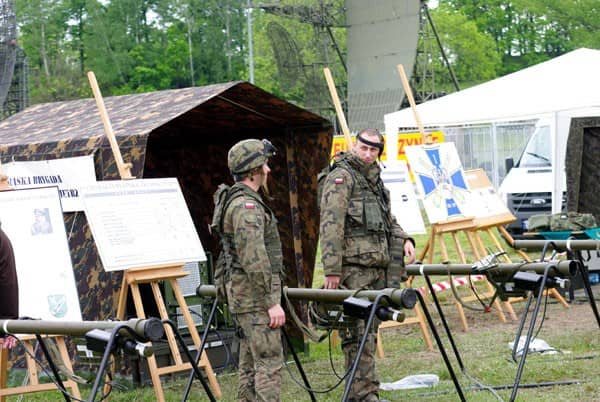 Militarny piknik pod radarami