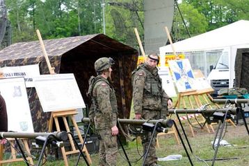 Militarny piknik pod radarami