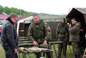 Militarny piknik pod radarami