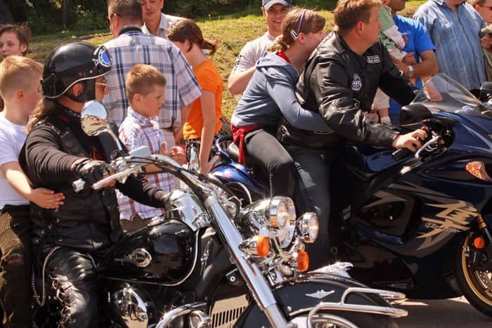 Święty Franciszek oświecił majówkę z kotami – video