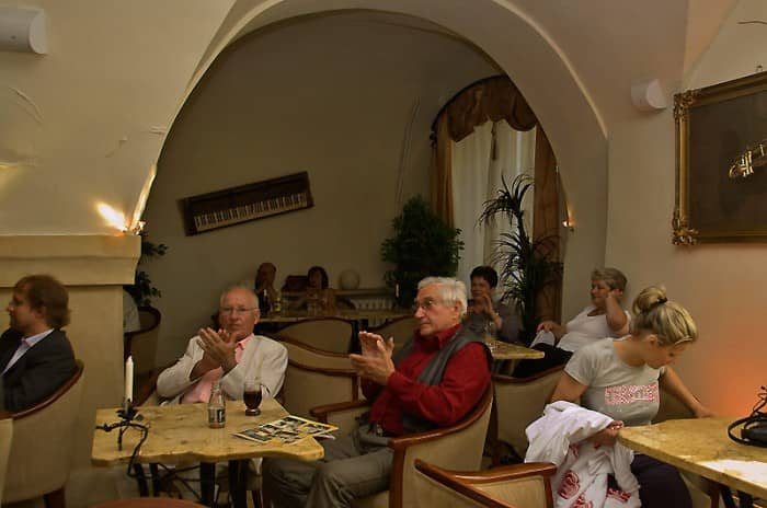 Z rzeźbą i śpiewem od buntu do pokory