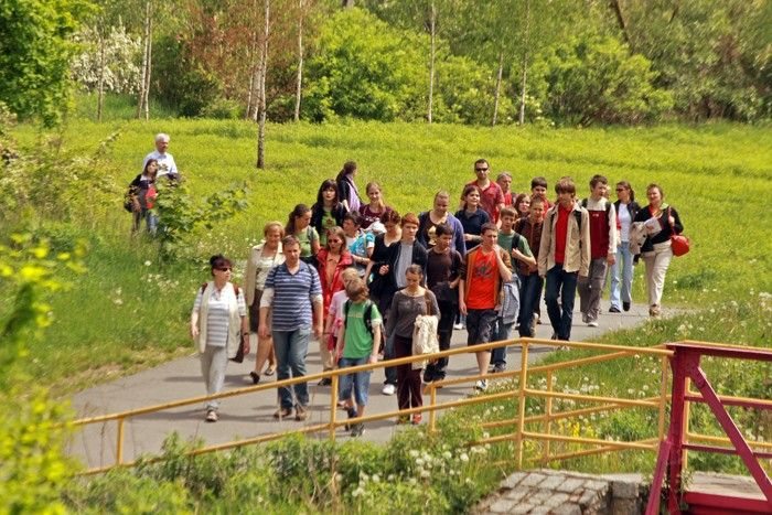 Średniowieczny śmietnik skarbcem dla archeologa – video