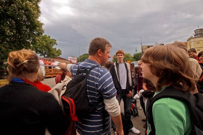 Średniowieczny śmietnik skarbcem dla archeologa – video