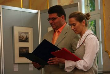 „Podróże w czasie” w pałacu w Łomnicy