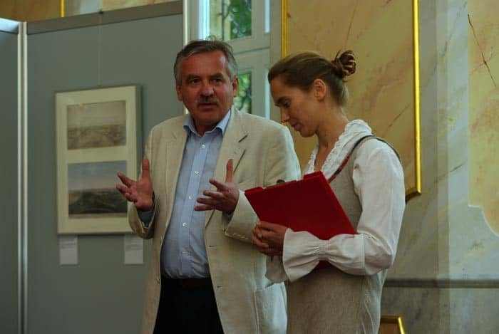 „Podróże w czasie” w pałacu w Łomnicy