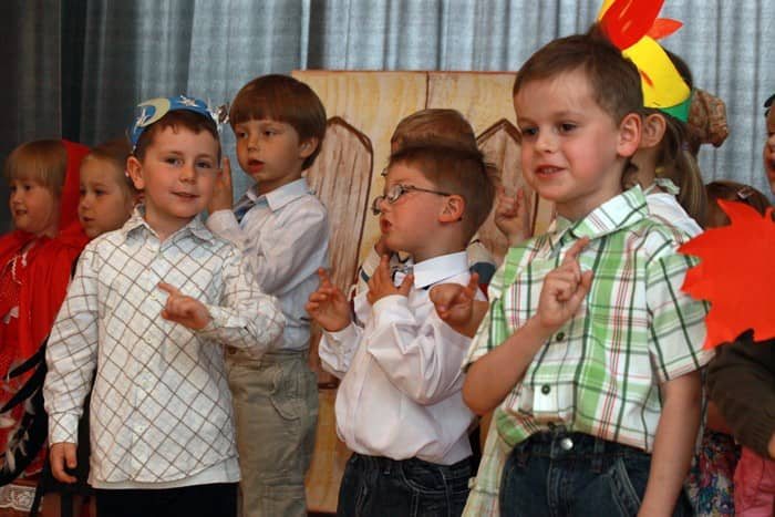 Atak Kapturków: czerwonych, zielonych i międzynarodowych – video!