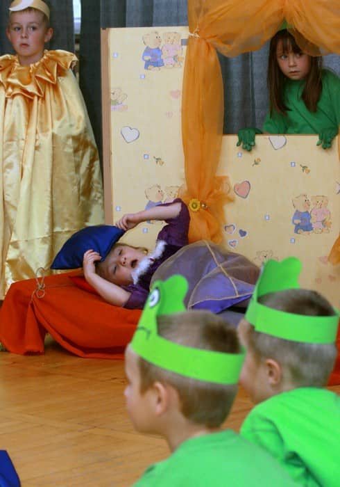 Atak Kapturków: czerwonych, zielonych i międzynarodowych – video!