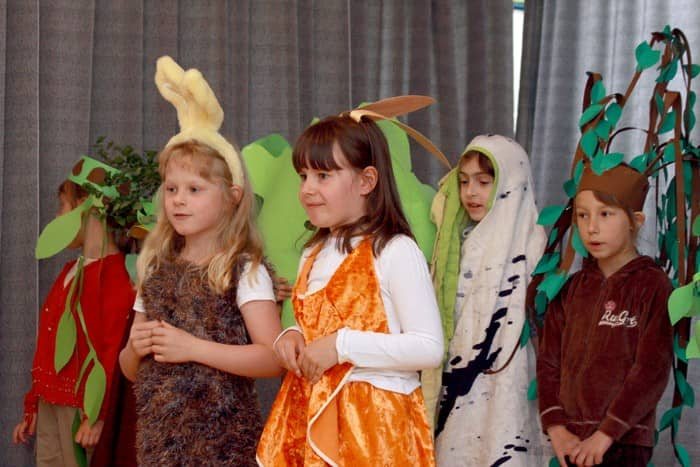 Atak Kapturków: czerwonych, zielonych i międzynarodowych – video!