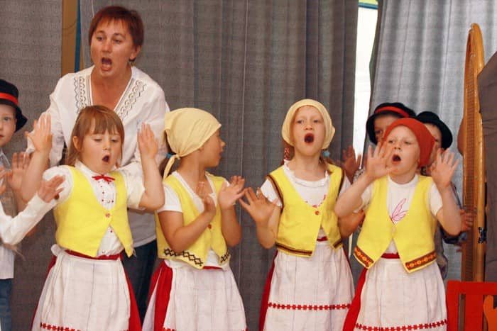Atak Kapturków: czerwonych, zielonych i międzynarodowych – video!