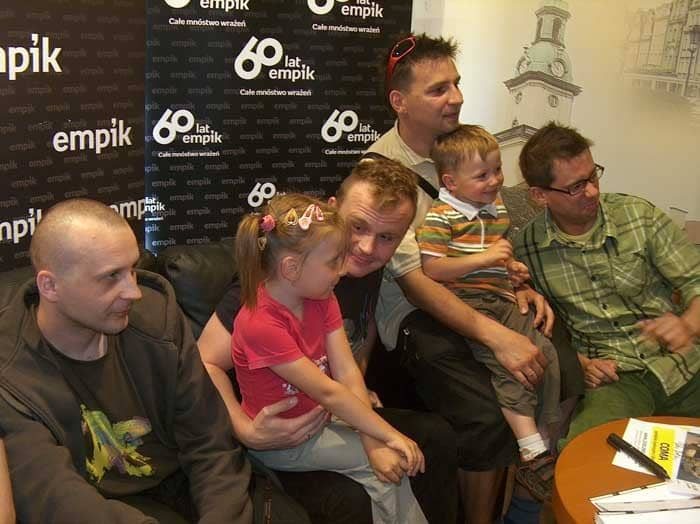 W Empiku z COMĄ na luzie