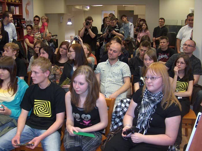 W Empiku z COMĄ na luzie