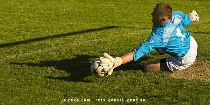 Lotnik ucieka przed spadkiem