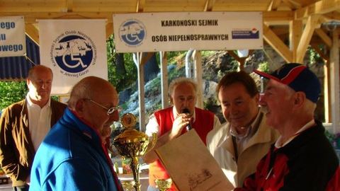 Niepełnosprawni – pełnosprawni: prostowanie krętych ścieżek