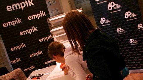 Rekordowe życzenia na metry dla dzieci w Empiku