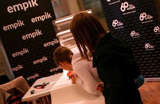 Rekordowe życzenia na metry dla dzieci w Empiku