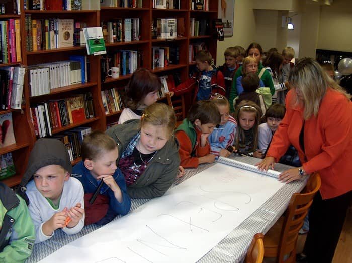 Rekordowe życzenia na metry dla dzieci w Empiku