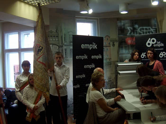 Rekordowe życzenia na metry dla dzieci w Empiku