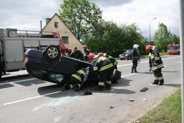 Dachowanie po wódce, z psem na "pokładzie"