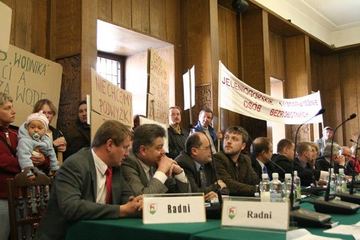 Radni byli przeciw, woda i tak zdrożeje