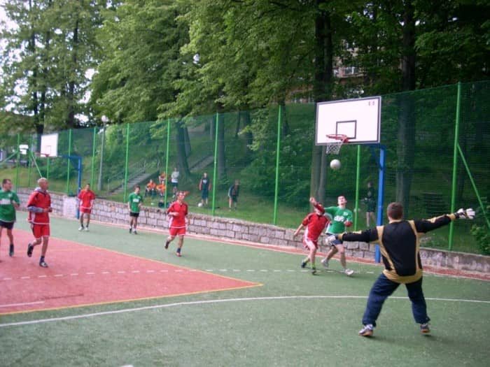 Szkolny turniej na szóstkę