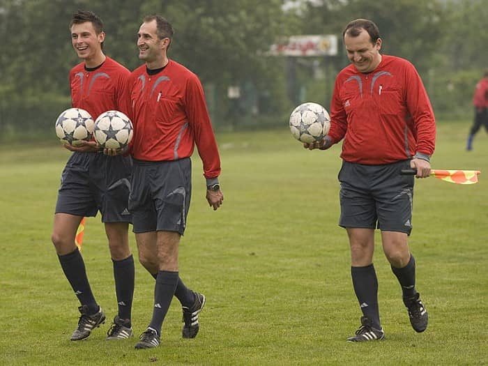Lotnik odsyła z kwitkiem Czarnych