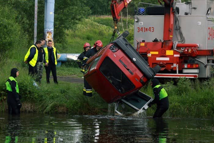 Kto utopił fiata uno?