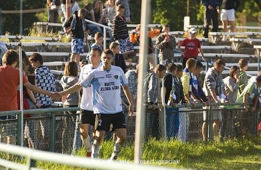 Karkonosze zdeklasowane przez III–ligowca