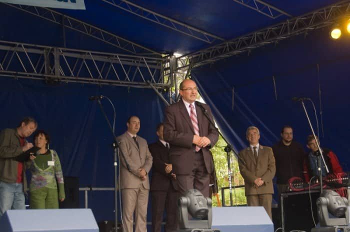 Mimo chłodu udana zabawa pod Chojnikiem