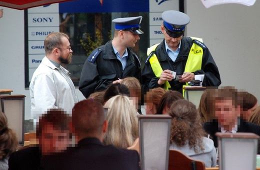 Zakazany procentowy owoc kusi