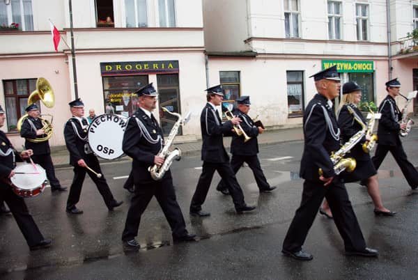 Kryształowy Weekend w strugach deszczu