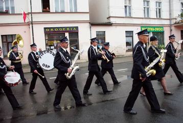 Kryształowy Weekend w strugach deszczu