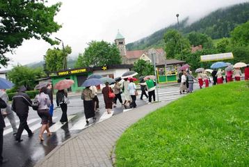 Kryształowy Weekend w strugach deszczu