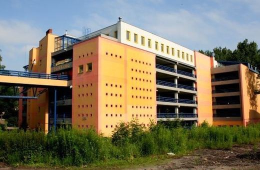 Parking wielopoziomowy znów w dołku