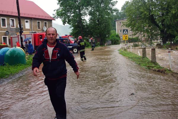 Oberwanie chmury – Karpniki podtopione, Jelenia Góra bezpieczna