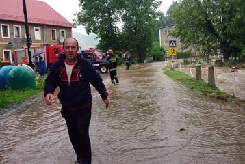 Oberwanie chmury – Karpniki podtopione, Jelenia Góra bezpieczna