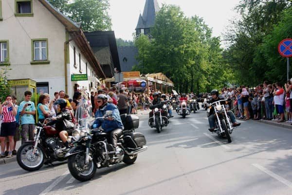 Parada Harleyów w mgnieniu oka